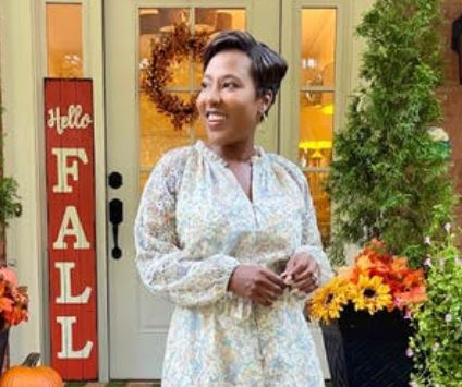 how to wear the Eileen dress featured by Christina Calloway