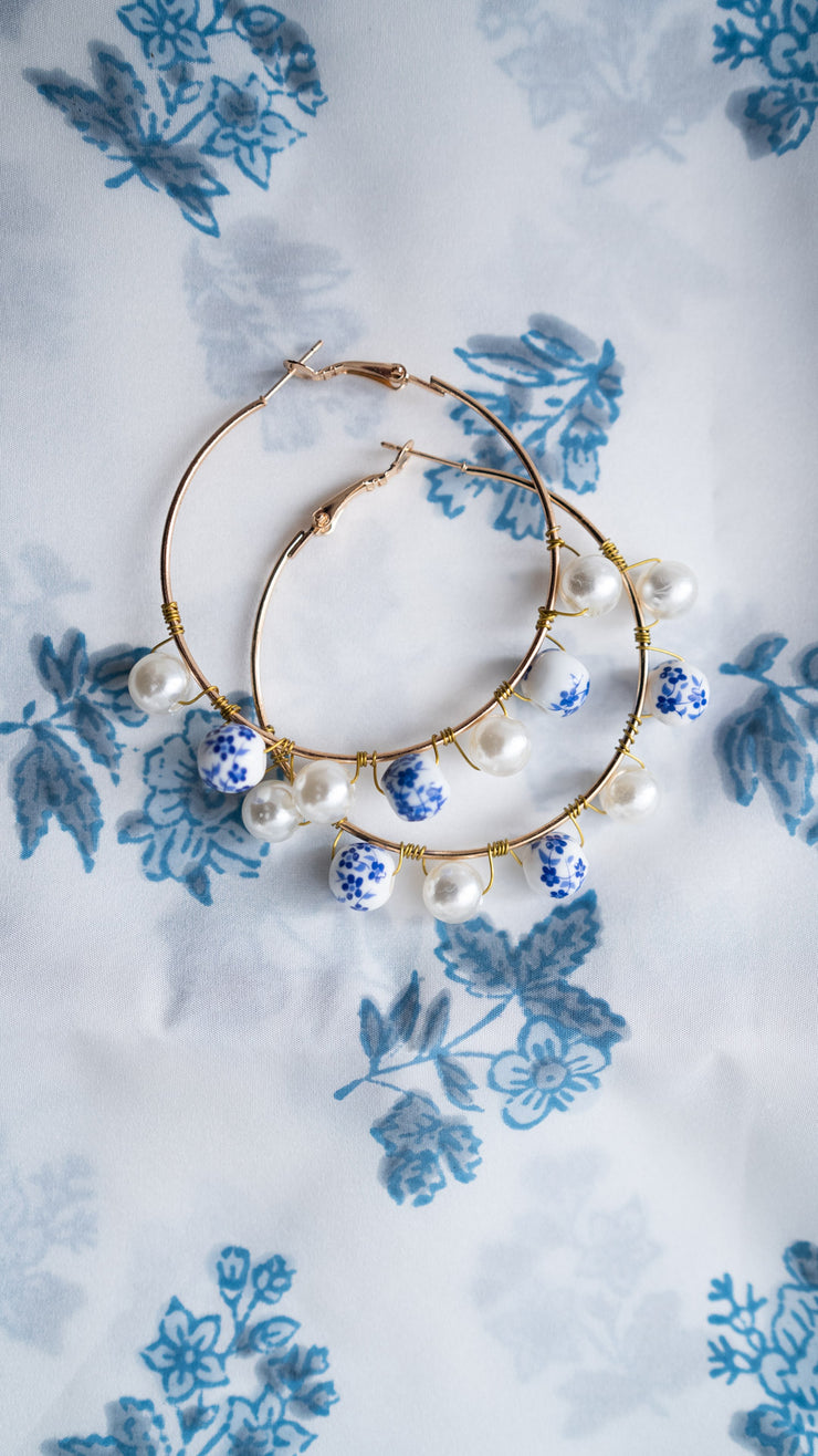 ELIZABETE BLUE AND WHITE BEADED HOOP EARRINGS